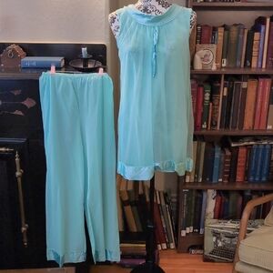 Vintage 1960's Sleep Set